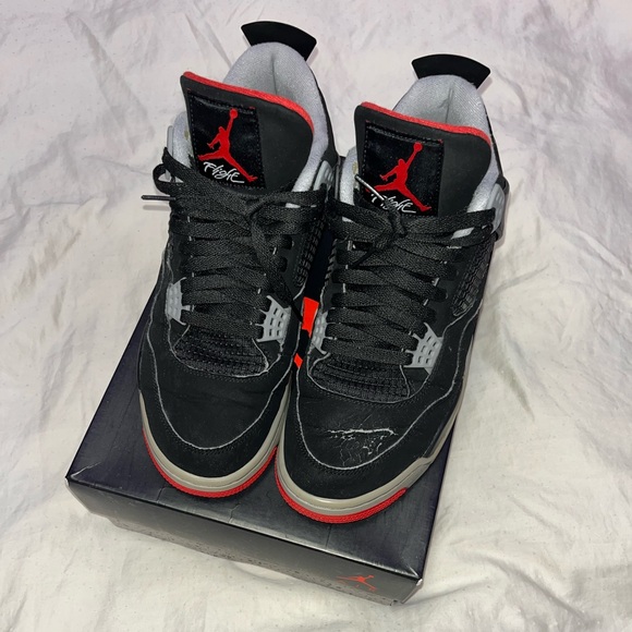 Air Jordan 4 Bred 2019 - Picture 13 of 16